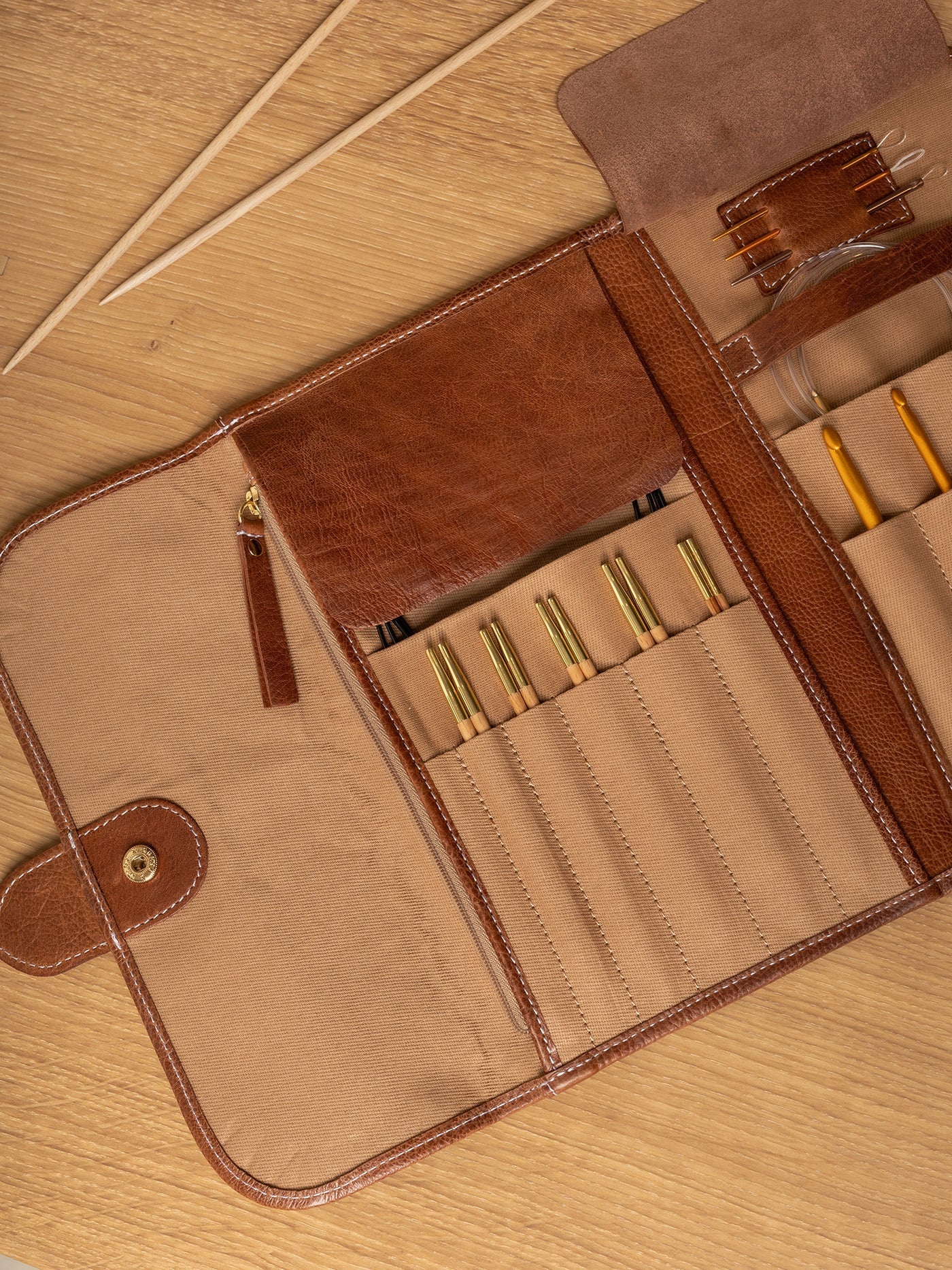 PROJECT PO15 - Farbe Walnut / Gold -