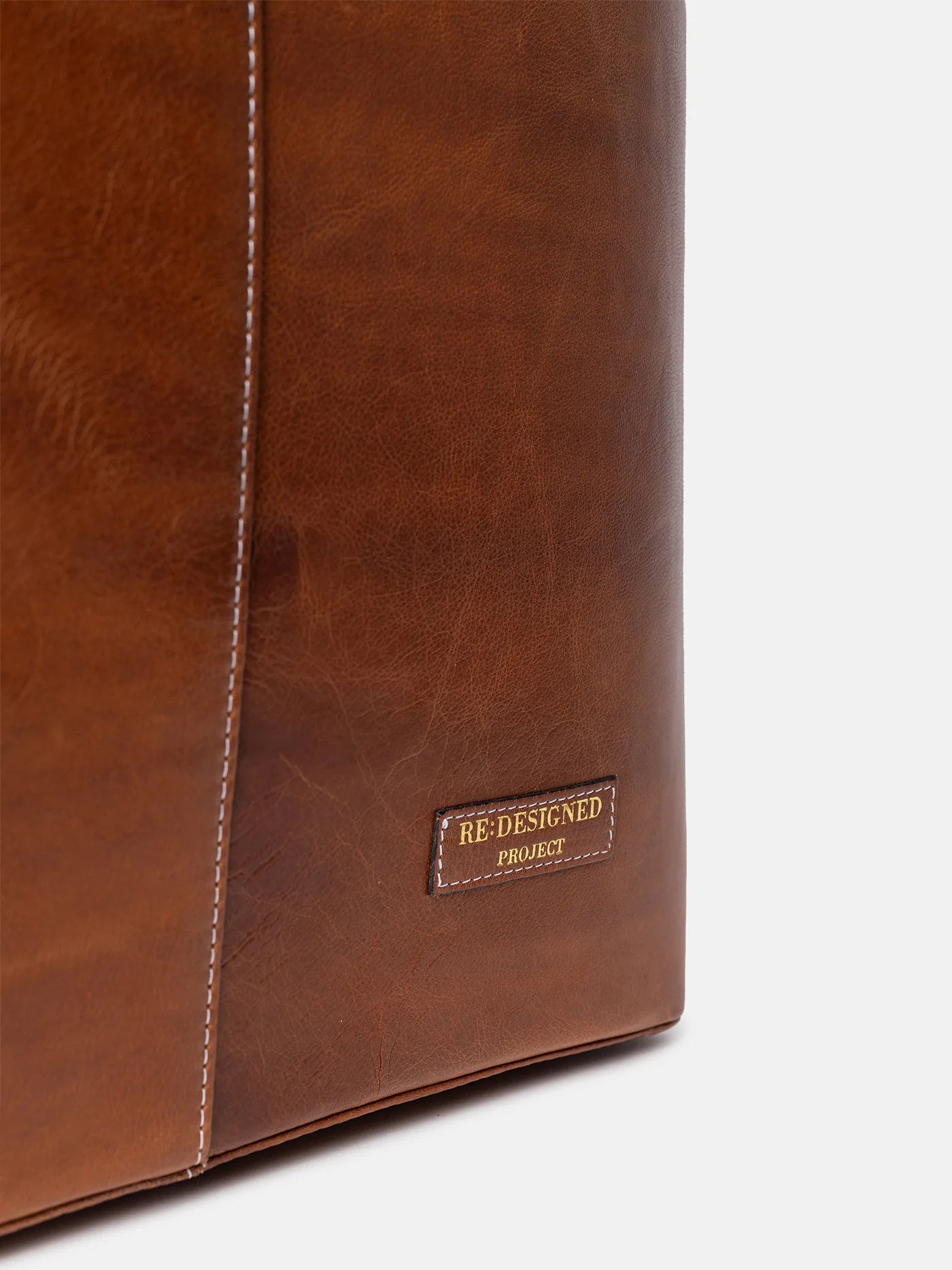 PROJECT PO72 - Farbe Walnut -